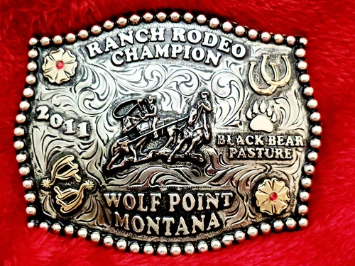 Fibbia Trofeo Rodeo Championship TEAM ROPING☆Wolf Point Montana☆2011☆RARA☆317