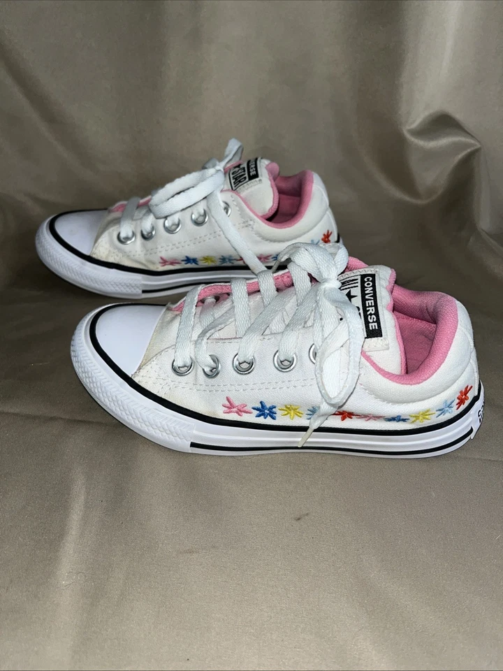 Converse Chuck Taylor AllStar Youth Girls Embroidered Slip-on Shoes Size 12 - Image 3 of 4
