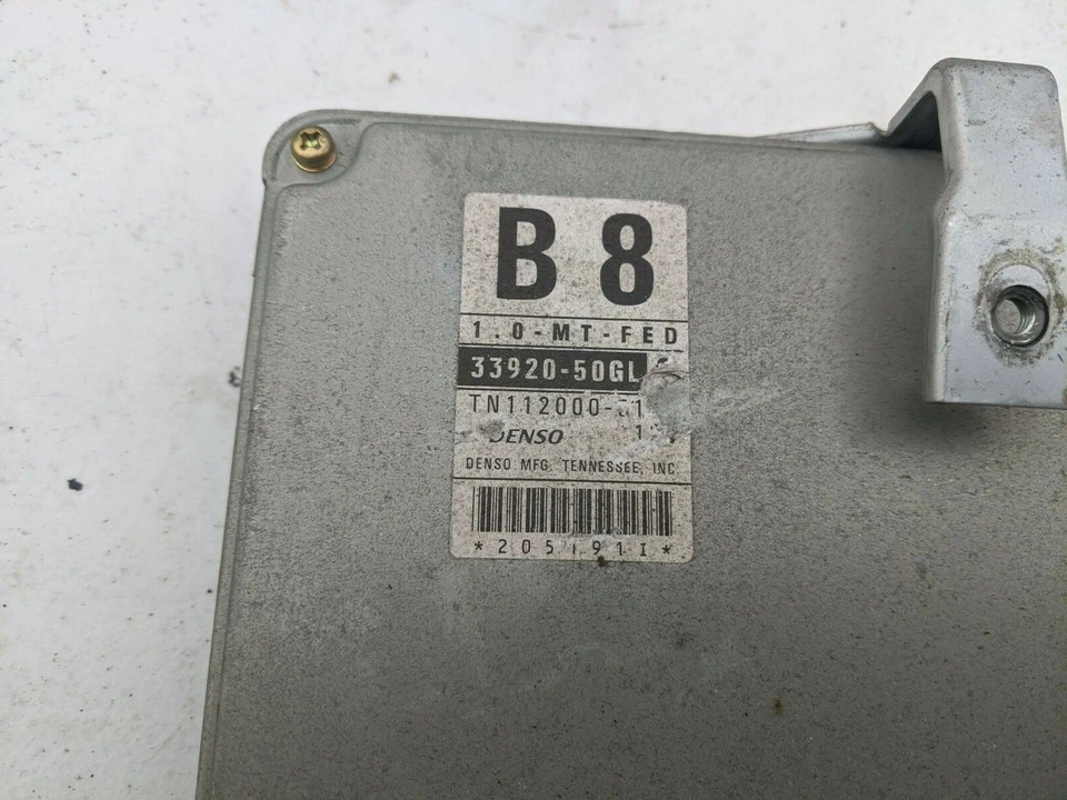 98 1998 Chevrolet Metro b8 1.0 MT  Engine Control Unit ECU ECM 33920 50GL0 50GL - Image 2 of 2