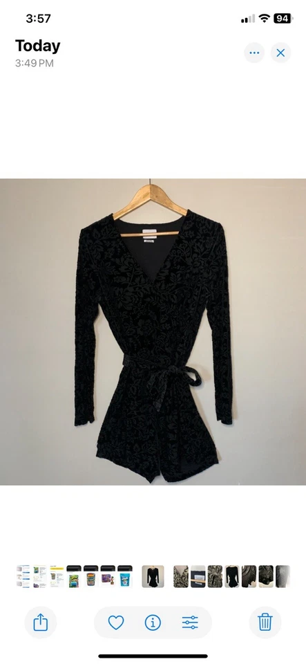 Mameluco de terciopelo negro Anthropology Saylor para mujer manga larga talla mediana Foto 3 de 4