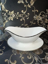 Royal Doulton Bone China SIGNET GRAVY BOAT (H4974) Attached Underplate (England)