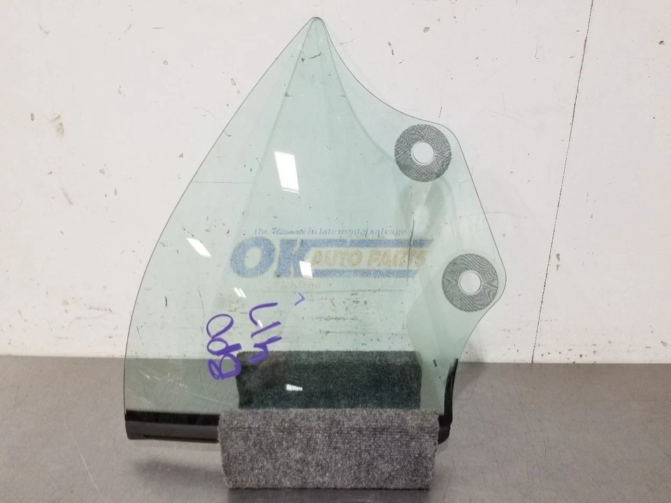 08 2008 BMW 135I CONVERTIBLE QUARTER GLASS LEFT DRIVER - Image 3 of 4