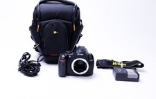 Nikon D5000 12.3MP DX DSLR Camera Body Only w/ Bag