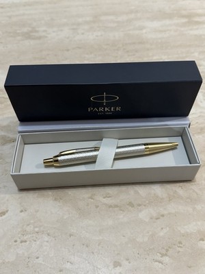 Parker IM Kugelschreiber | Premium Warm Silber | Mittlere Spitze Blaue Tinte (1931687)