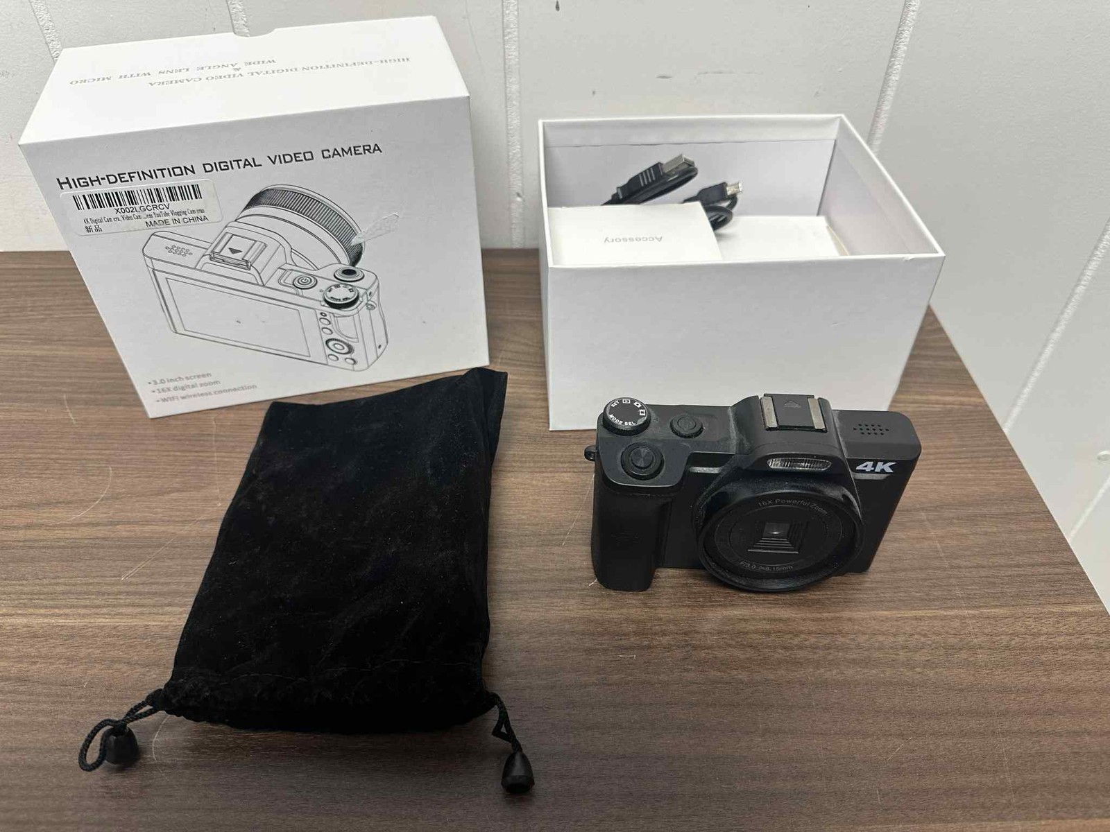 4K Digital SLR Camera Video Camera Model DC201 Very Good