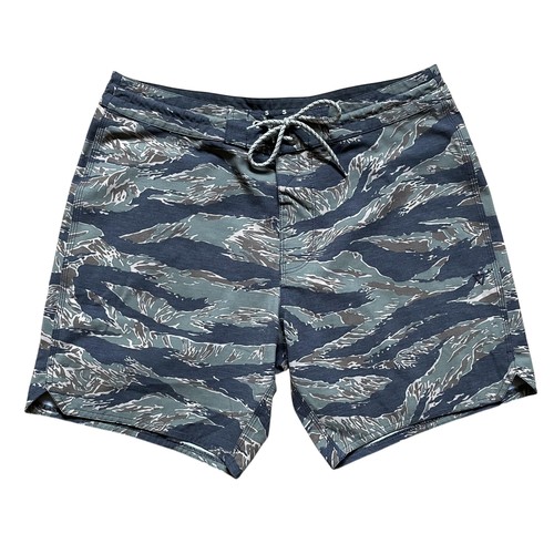 Vissla Boardshorts Herren klein grün Tarnmuster Tiermotiv Stretch schnelltrocknend Schwimmen