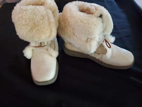 Born Beige Plush Shearling Lined Leather Boots (W-10) (M-8) Square Toe Boots EUC - Picture 11 of 15