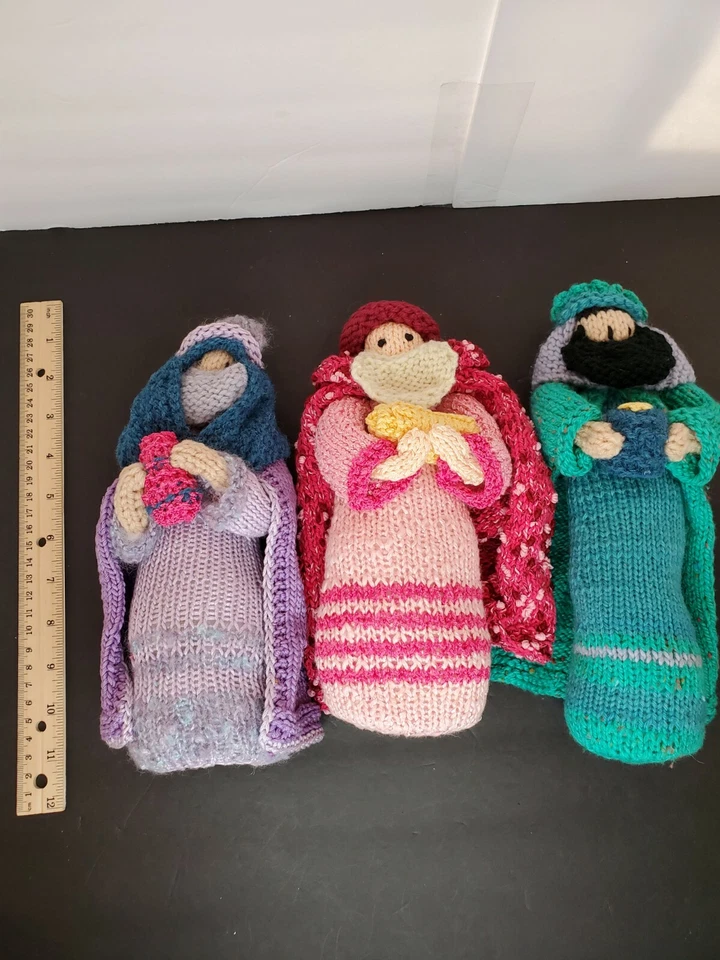 Juego de 3 figuras de sabios de ganchillo hechas a mano excelente estado belén epifanía  Foto 3 de 4