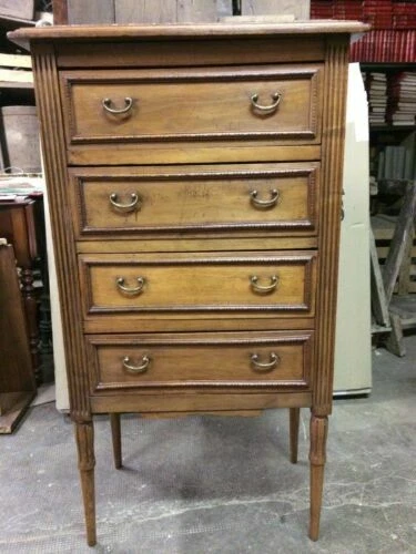Meubles de rangement du XIXe siècle commodes, chiffonniers louis XVI