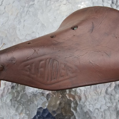 vintage bicycle seat saddle - Picture 4 of 5
