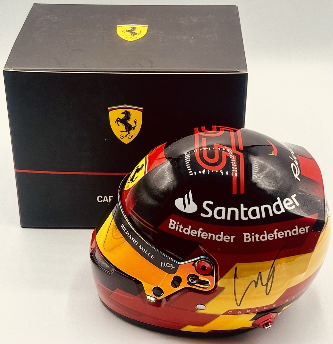 F1, CARLOS SAINZ ORIGINAL signed 1/2 BELL mini helmet