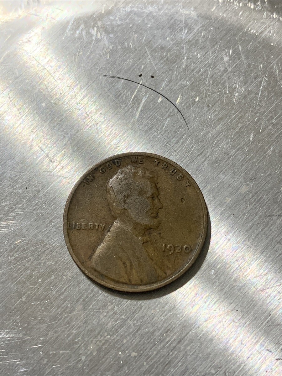 1930 No Mint Mark Lincoln Wheat Penny.. Off-center, 
