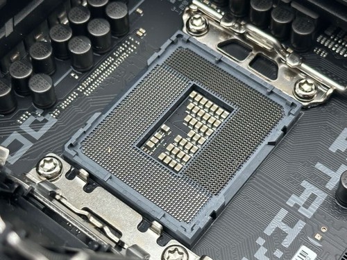 ASUS ROG STRIX Z790-H Gaming (WiFi 6E) LGA 1700 ATX motherboard READ/FOR PARTS - Photo 6/8