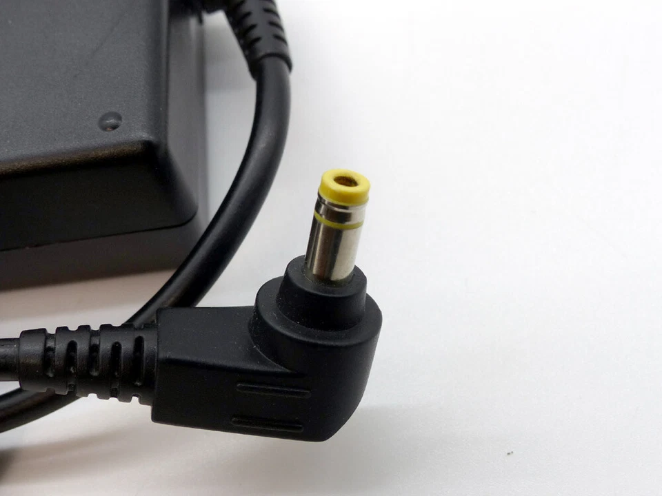 Netzteil AC Adapter Fujitsu, DC 19V 5,27A CP360063-01 FPCAC63W - Bild 2 von 2