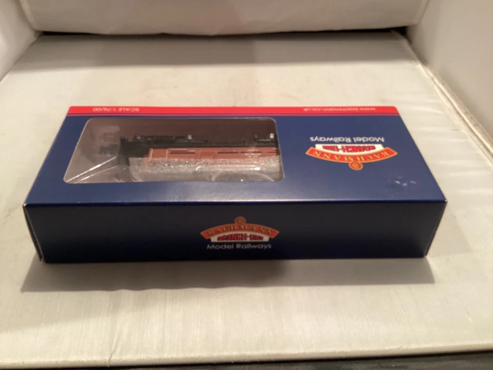 BACHMANN OO 33-825G QUEEN MARY BRAKE VAN BR BAUXITE ( EARLY ) BOXED V.G.C - Image 3 of 4