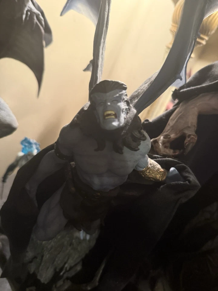 AGOTADO RARO Estatua de Gárgolas Goliat de Bowen Foto 2 de 4