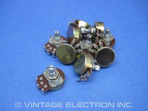 Alpha ALPS25-A55 Potenziometro audio 25K con boccola da Alpha ALPS25-A55 Potenziometro audio 25K con boccola da