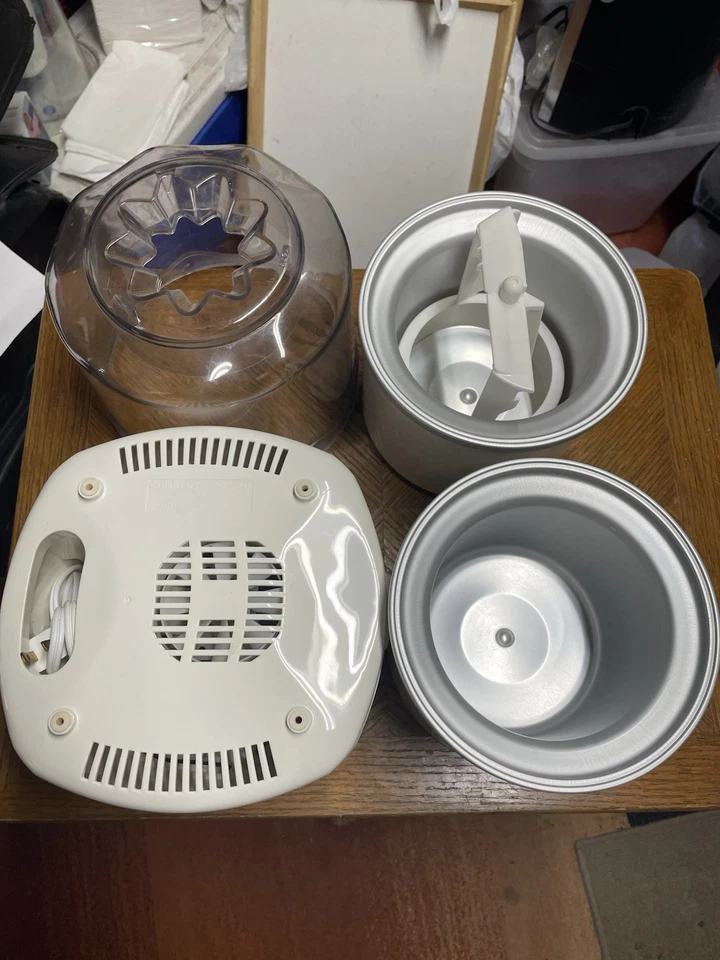 CUISINART 1.5 Qt Frozen Yogurt Ice, Cream, Sorbet Maker + Bonus Extra Bowl USED? - Image 3 of 4