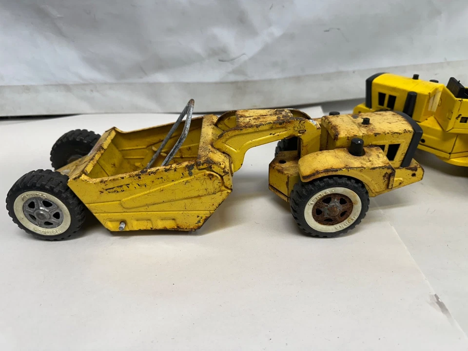 Tonka Toys scraper and front loader yellow 1970's vintage used condition - Image 2 of 4