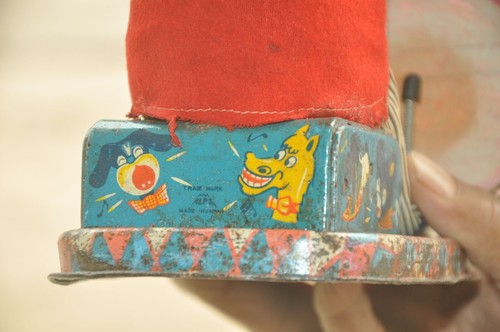 Vintage ALPS Textured Cloth Bunny/ Rabbit Playing Orchestra Litho Tin Toy, Japan - Picture 12 of 13