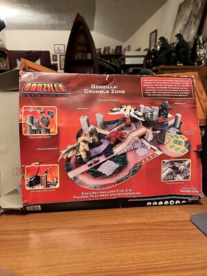 BANDAI - くりーむ 2002 Bandai Creations Godzilla Crumble Zone Playset | eBay