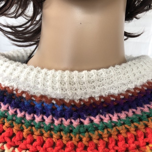 70s Vintage boho hippie Crochet Shawl Poncho - one size Colorful Great Design - Picture 4 of 7