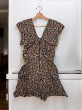 Line And Dot Floral Multicolor Zipped Front V Neck Romper