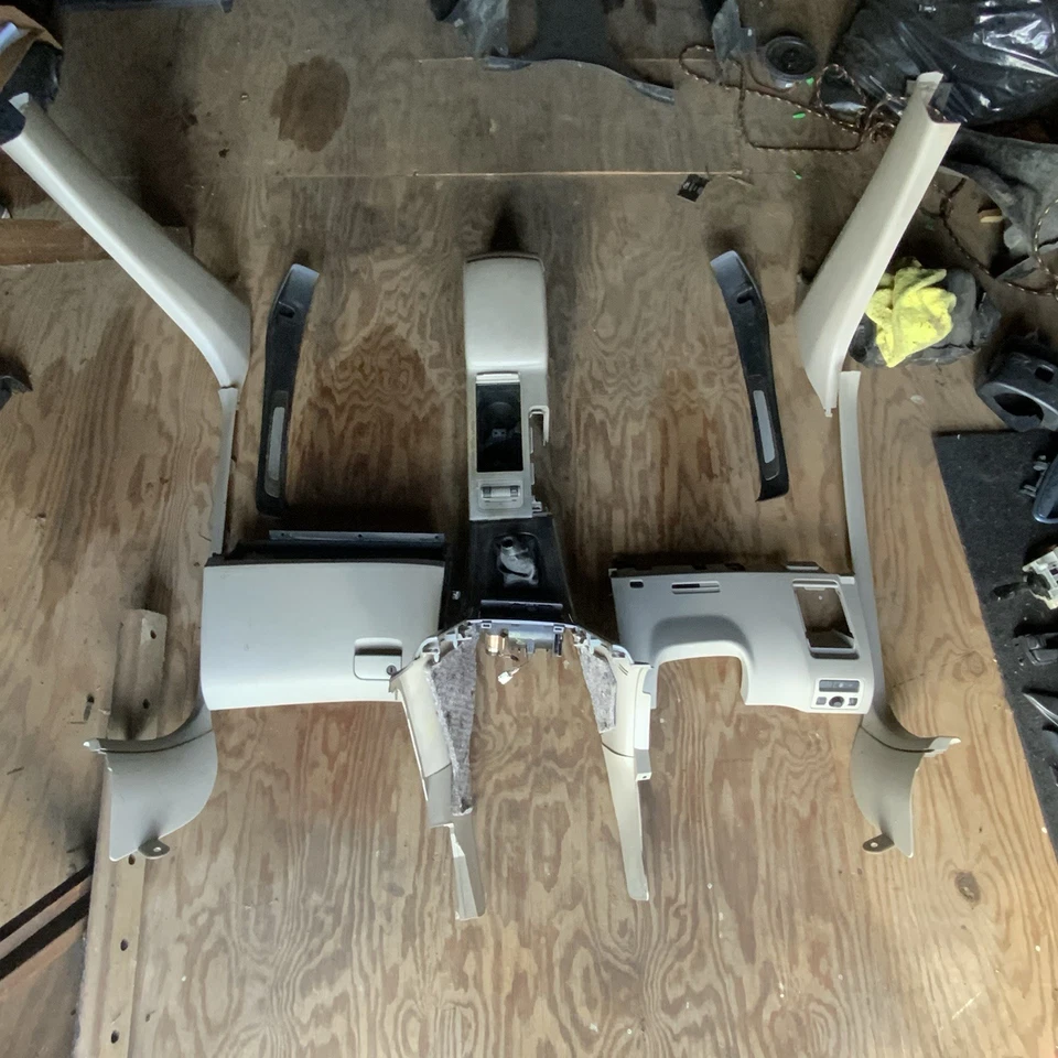 2005 Subaru Legacy Manual Interior Trim Package 5MT - Image 4 of 4