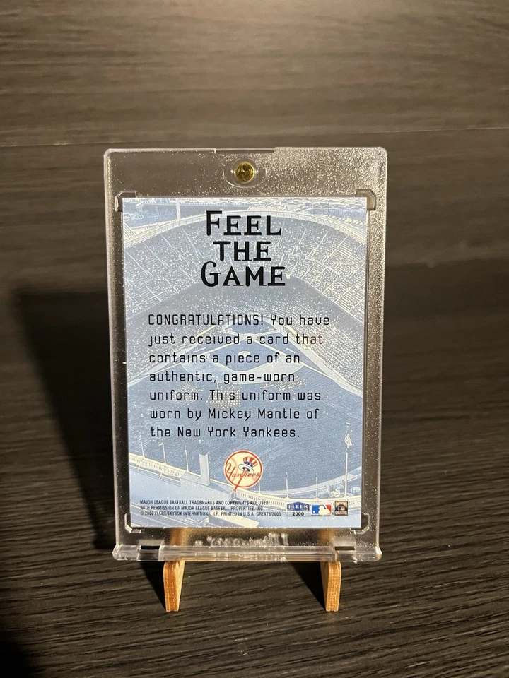 Camiseta deportiva Fleer Greats of the Game Mickey Mantle Feel Yankees Clippings 2000 #NNO Foto 2 de 2