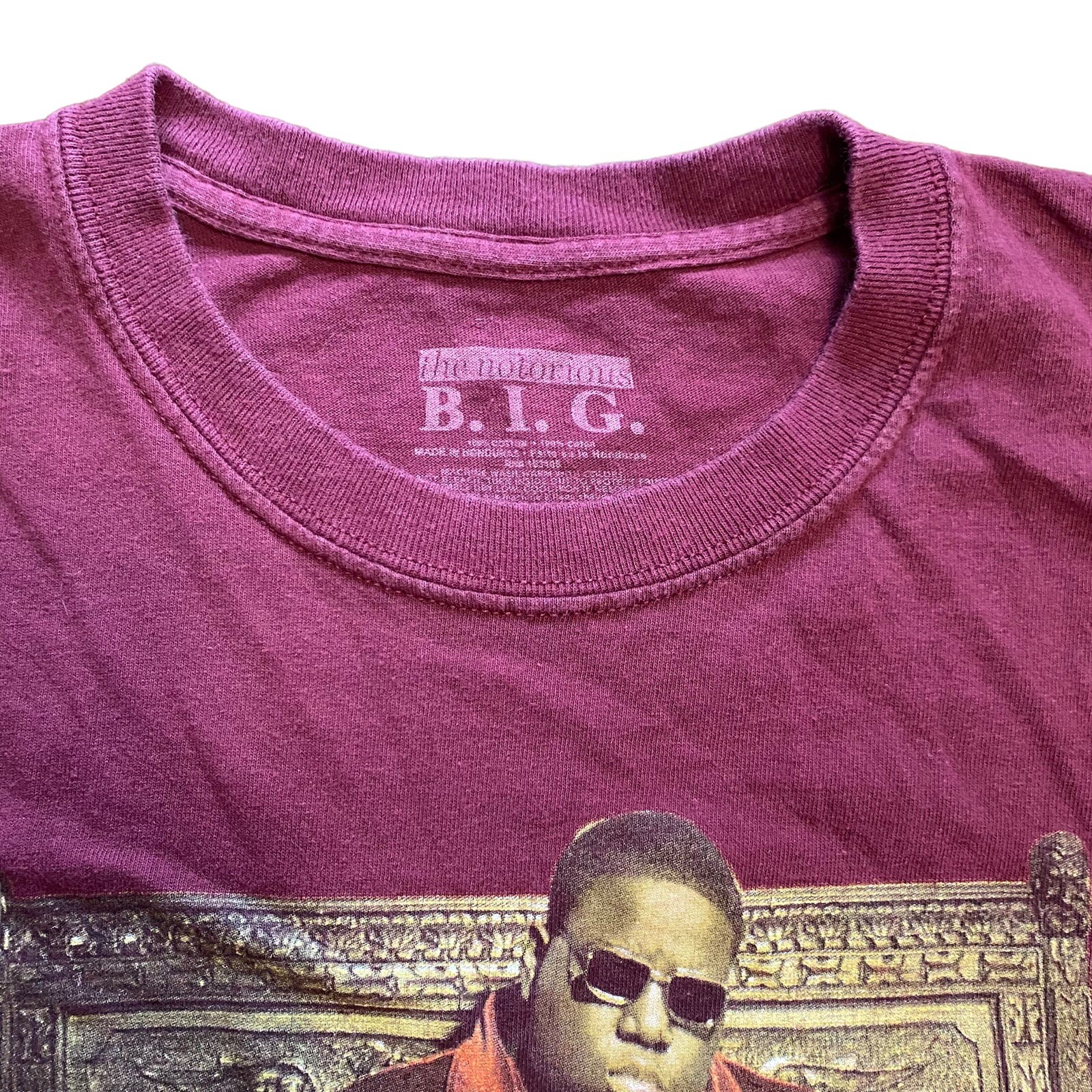 THE NOTORIOUS B.I.G. “Biggie Chair” Licensed Rap Shir… Gem