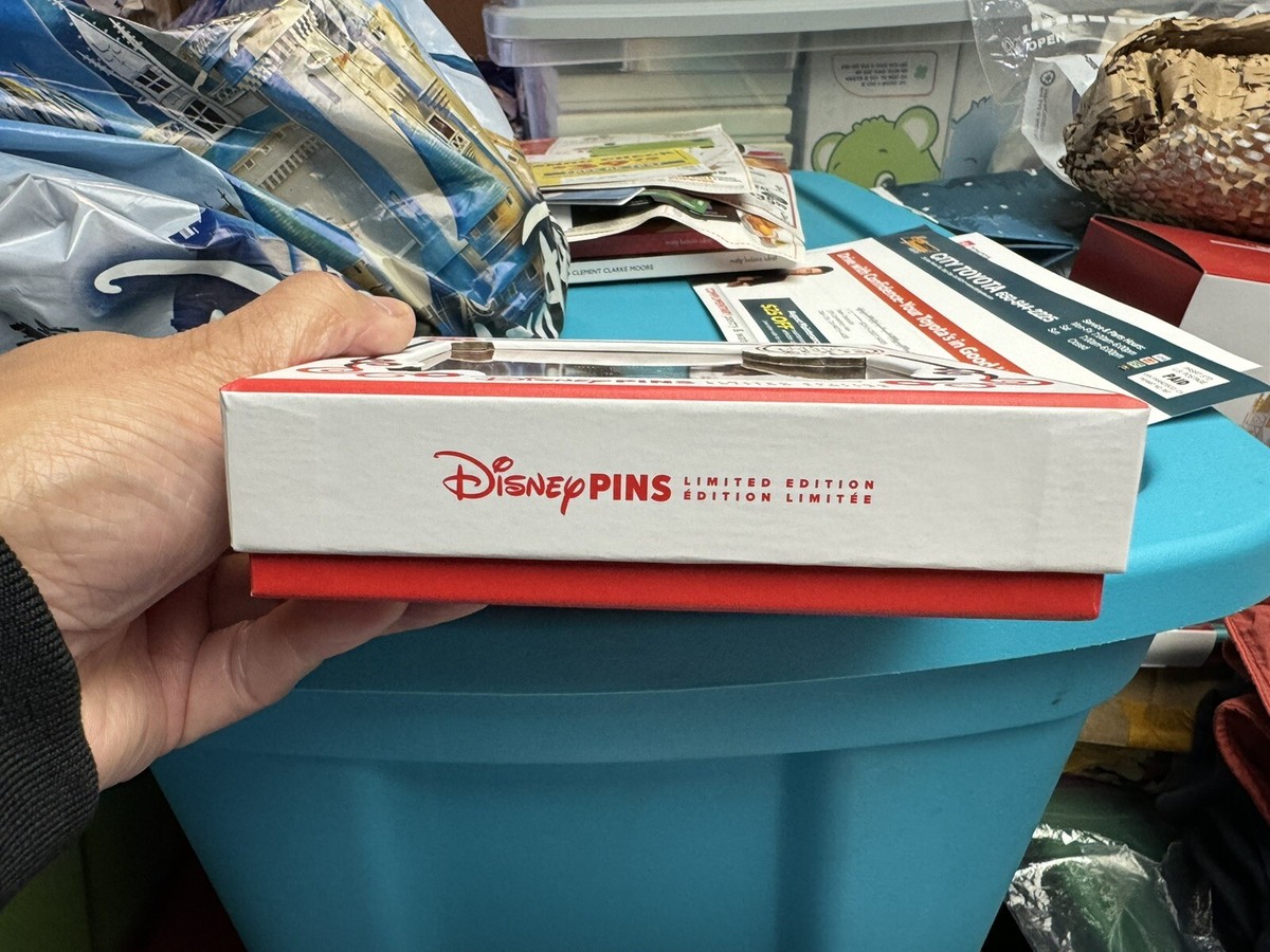 Disney D23 Expo 2024 Mary Poppins 60th Anniversary Pin Set