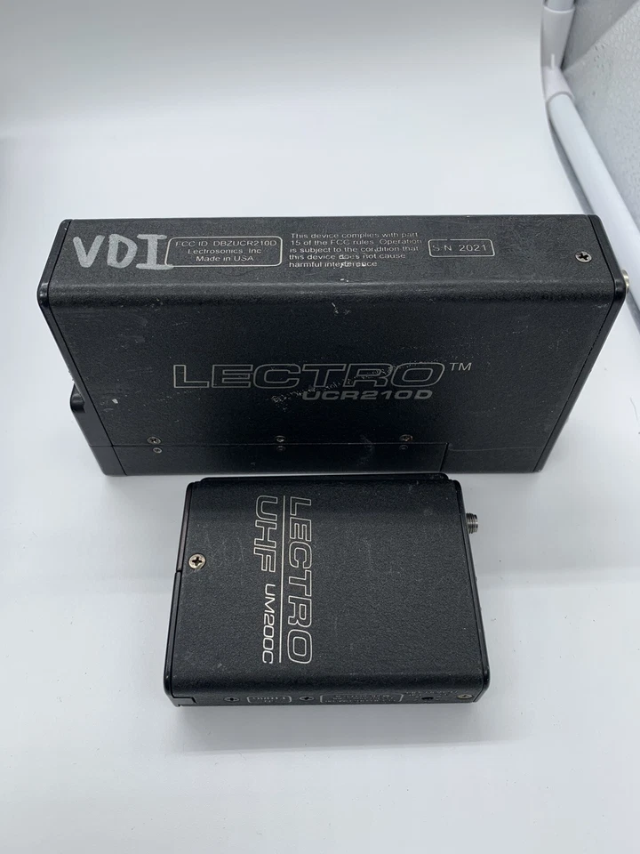 LECTROSONICS UCR210D+UM200C Combo Block 25 (640.0 - 665.5MHz) - NO ANTENNAS - Image 2 of 4