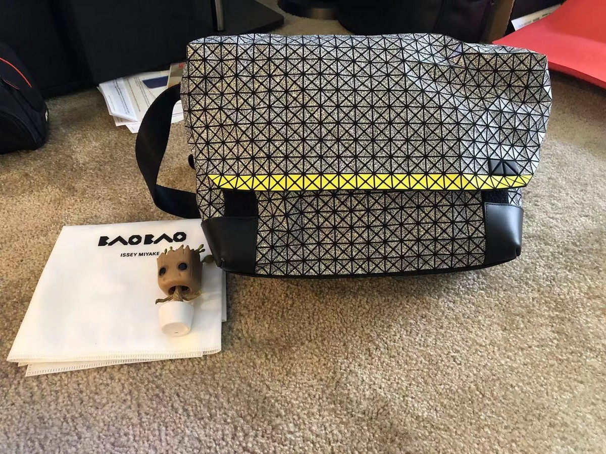 Brand New Bao Bao Issey Miyake Classic Geometric Shoulder Brand New Bao Bao Issey Miyake Classic Geometric Shoulder