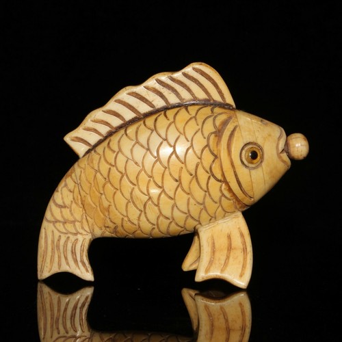 Collect Chinese old b0ne Hand-made Draw Exquisite Fish Snuff bottle - Picture 4 of 9