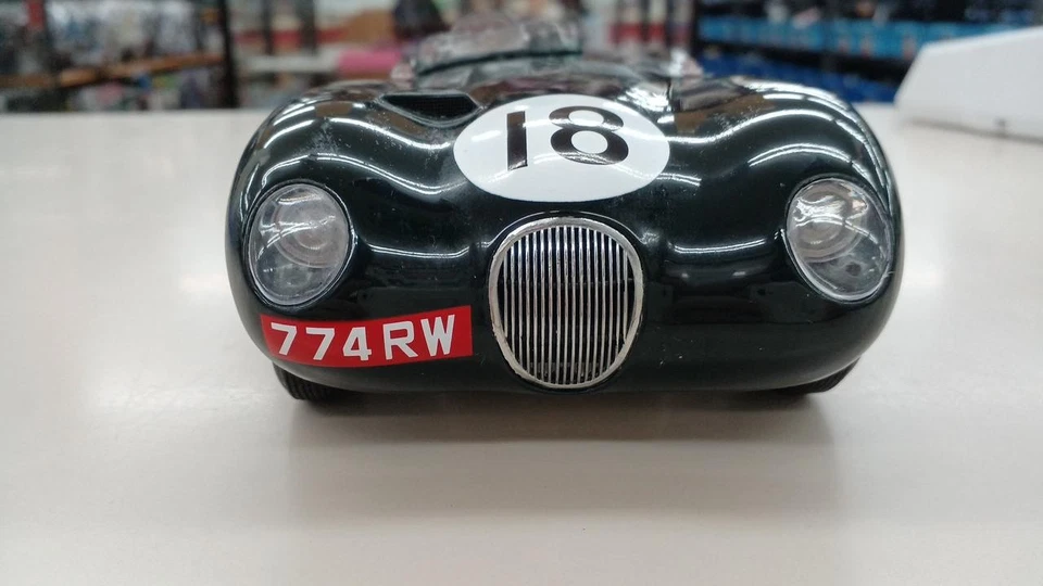 Minicar AUTOart 1/18 áreas de deterioro de pintura JAGUAR TIPO C Foto 2 de 4