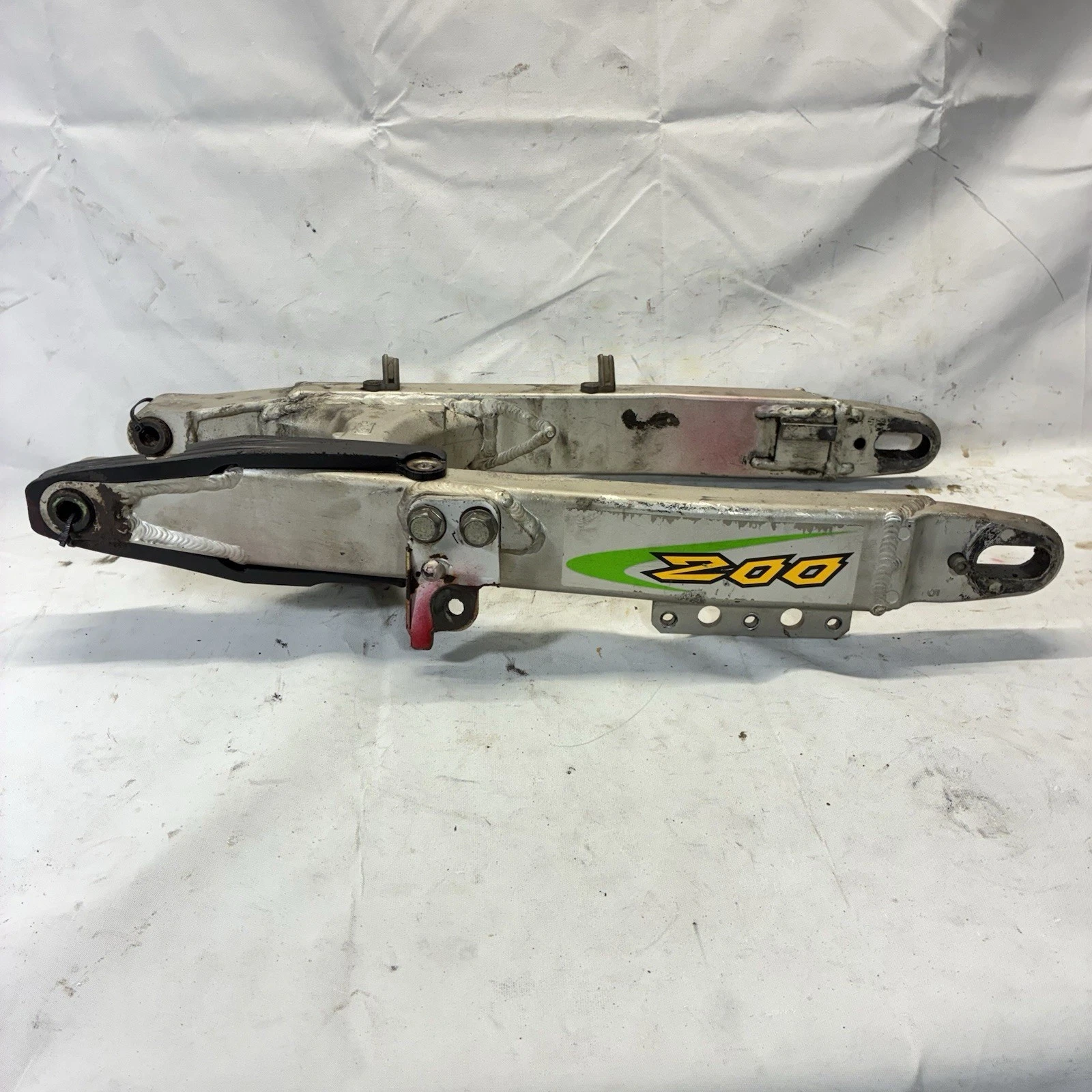 1995-2002 Kawasaki KDX200 KDX220R OEM Rear Swingarm Swing Arm 33001-1451-TX