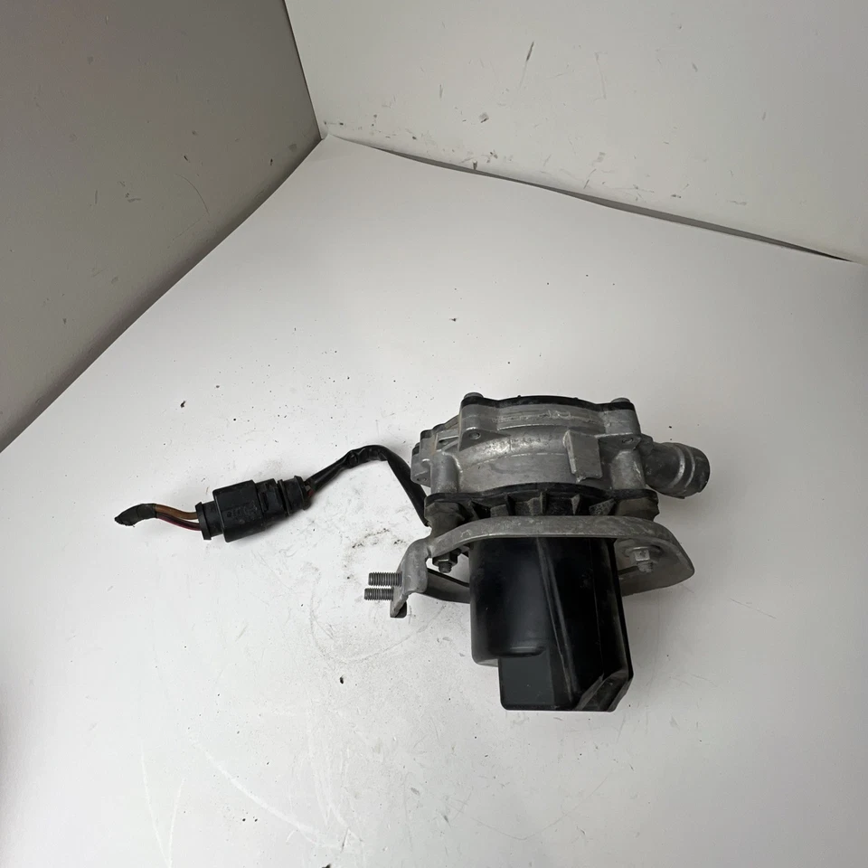 Volkswagen Passat 2017 bomba de inyección de aire secundaria 04E959231 OEM Foto 4 de 4