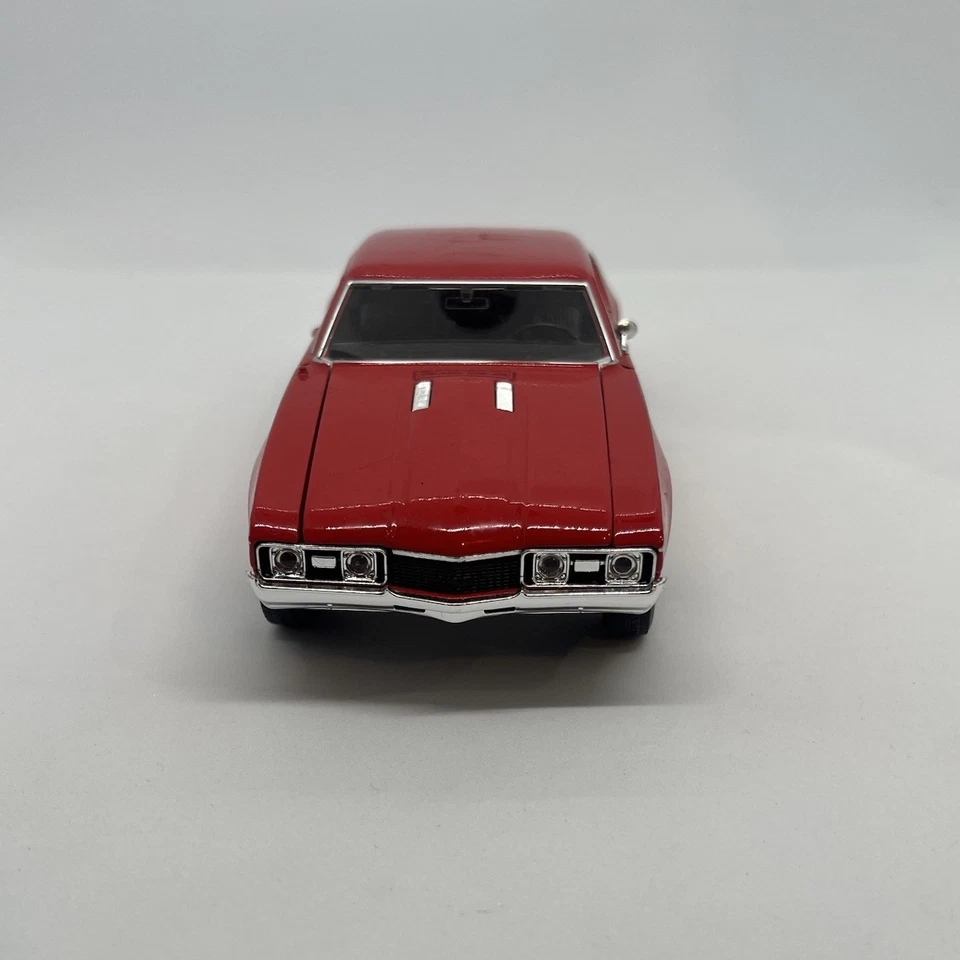 Coche Diecast Imperfecto 1:24 Welly Rojo 1968 Oldsmobile 442 No. 24024 sin caja como está Foto 2 de 4