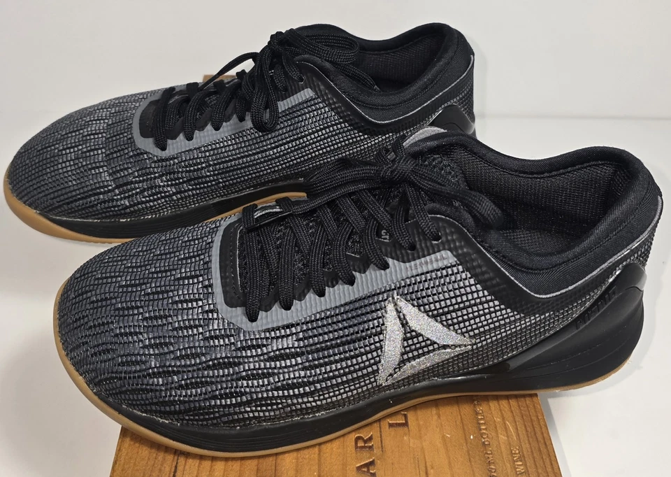Zapatillas de entrenamiento Reebok CrossFit Nano 9 para mujer talla 6 negras grises de goma Foto 2 de 4