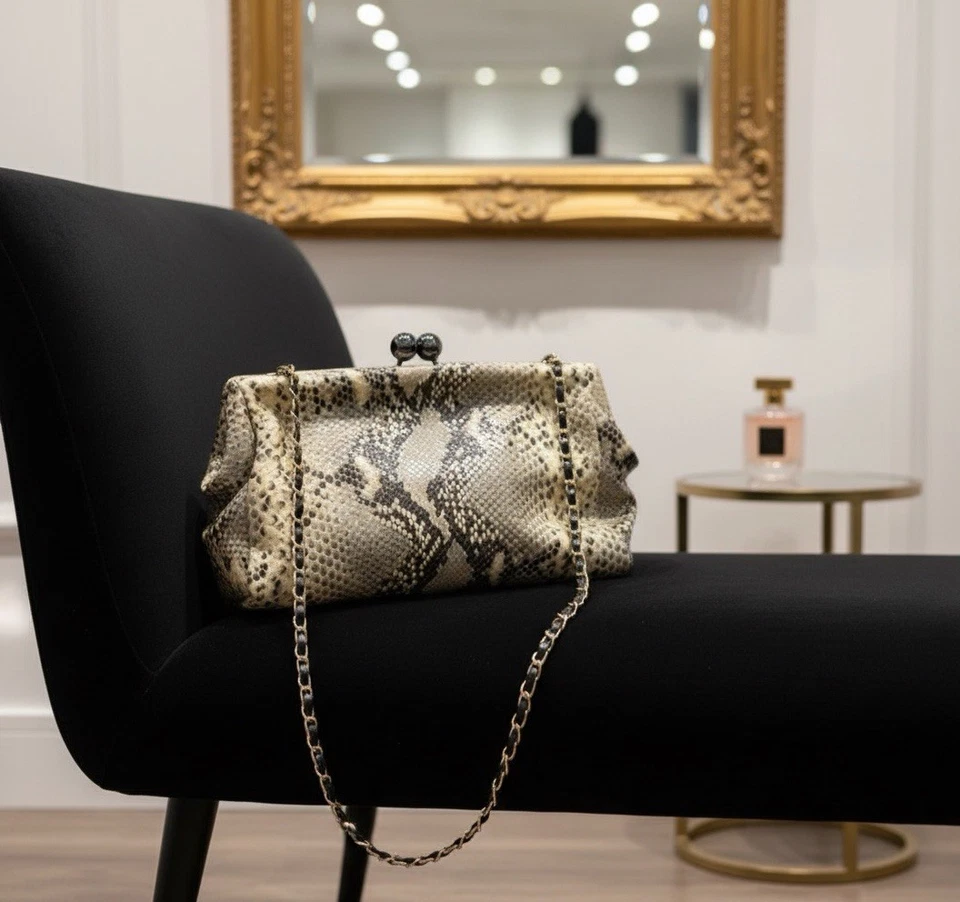 Bolso clutch bandolera Badgley Mischka Python piel de serpiente beso bloqueo Foto 2 de 4