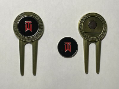 (1) TW Tiger Woods Nike Divot Tool & 1'' Flat Coin Style Golf Marker - A Beauty!