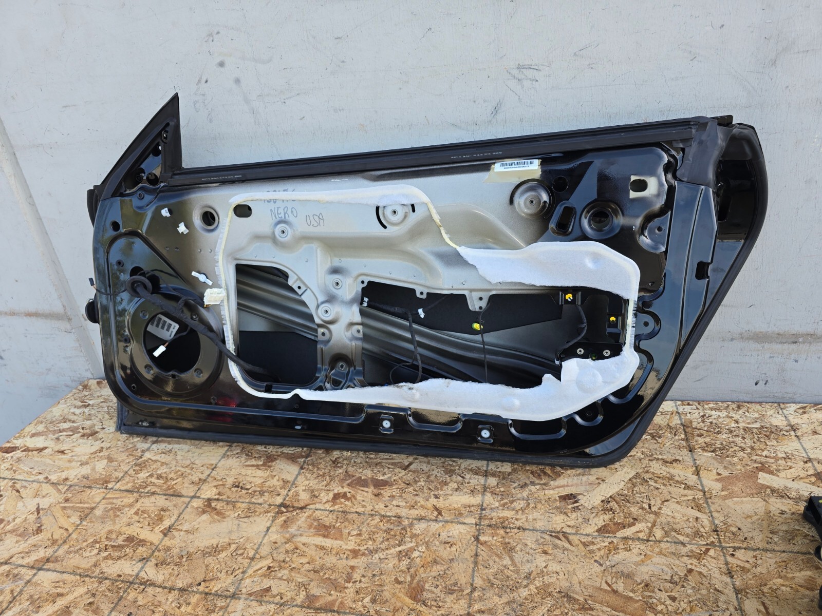 FRONT RIGHT DOOR SHELL ASSEMBLY OEM 36k 08-19 MASERATI GRANTURISMO M145