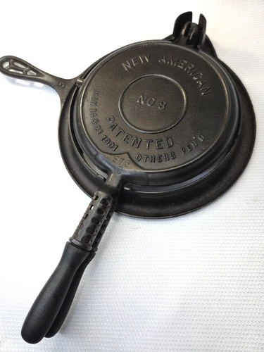 Griswold New American #8 Cast Iron Waffle Maker Pat 1901 Wood Handles Restored