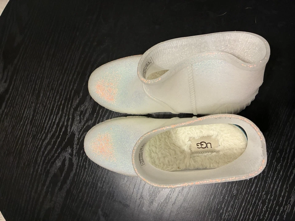 Botas UGG Drizlita Brillo Blanco Brillante Talla 8 Sin Caja Apenas Usadas Foto 3 de 4