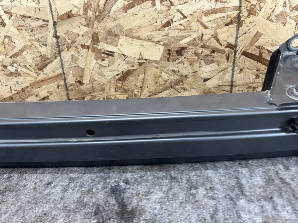 VOLVO S90 2017-2022 PARACHOQUES TRASERO BARRA DE REFUERZO HAZ OEM Foto 3 de 4