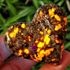 Yooperlite Hearts Carving Flame Stone UV Reactive Crystal Mineral Specimens