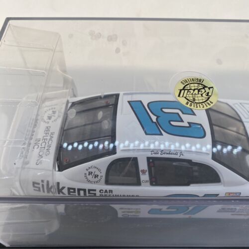 DALE EARNHARDT JR-------1998 #31 SIKKENS MONTE CARLO 1:24 SCALE Revell - Picture 15 of 18