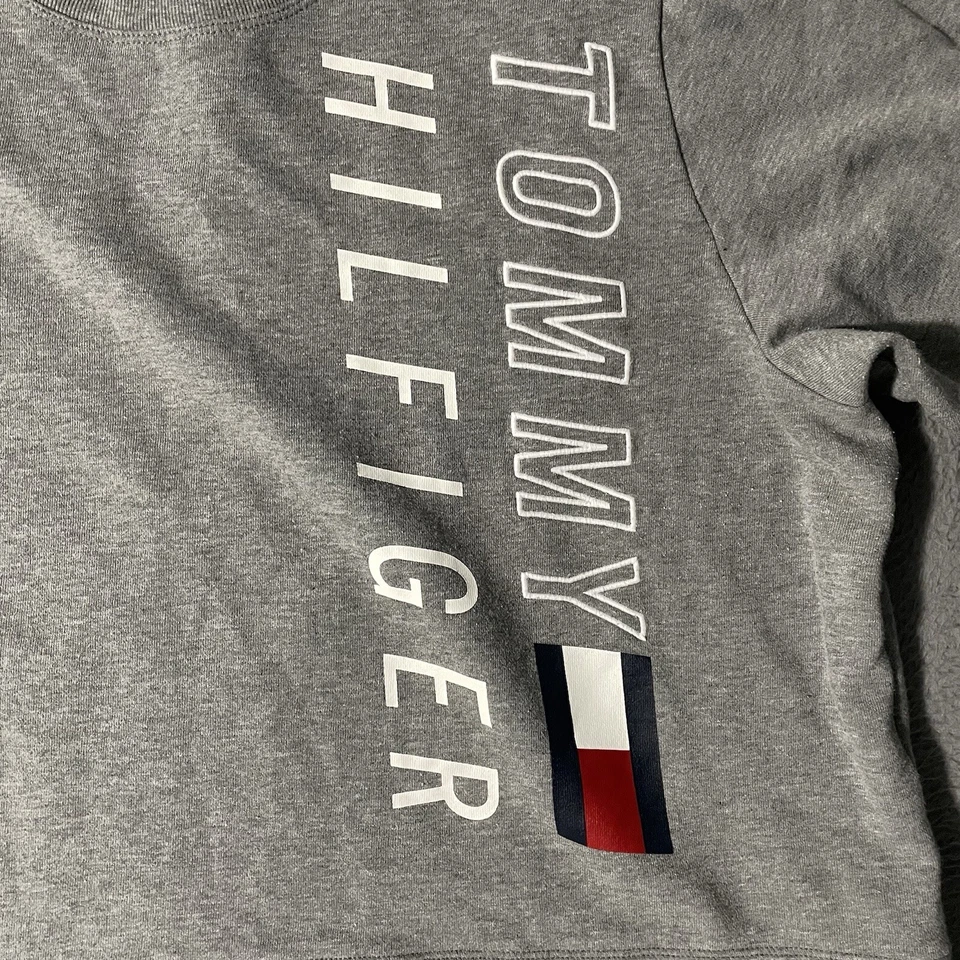 Tommy Hilfiger 牛仔运动衫女式大号拼色灰色短毛衣 — 第 2/4 张图片