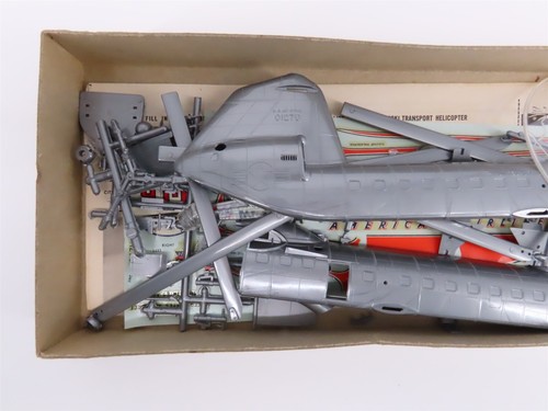 Revell Kit #H223-98 US Air Force H-16 Piasecki Transporter Helicopter - Picture 2 of 8