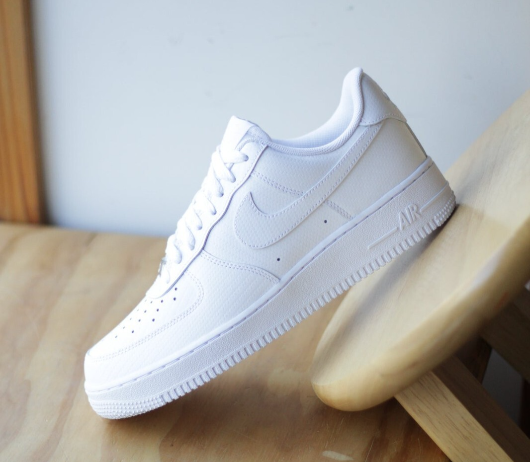 【美品】NIKE AIR FORCE 1 ’07 LV8 STYLE 28cm NIKE Air Force 1 '07 LV8 DQ7658 100 - Shiekh